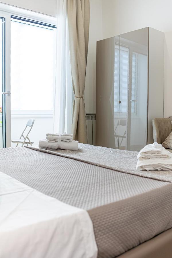 White Gold Bed & Breakfast Наполи Екстериор снимка