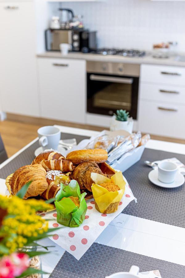 White Gold Bed & Breakfast Наполи Екстериор снимка