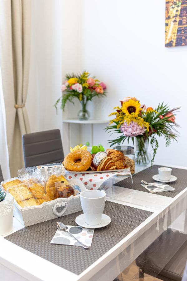 White Gold Bed & Breakfast Наполи Екстериор снимка