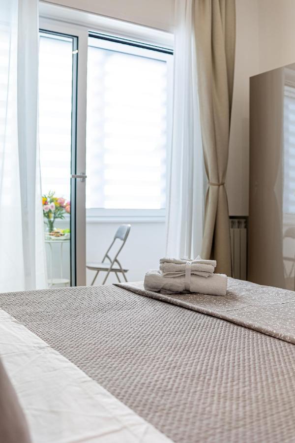 White Gold Bed & Breakfast Наполи Екстериор снимка