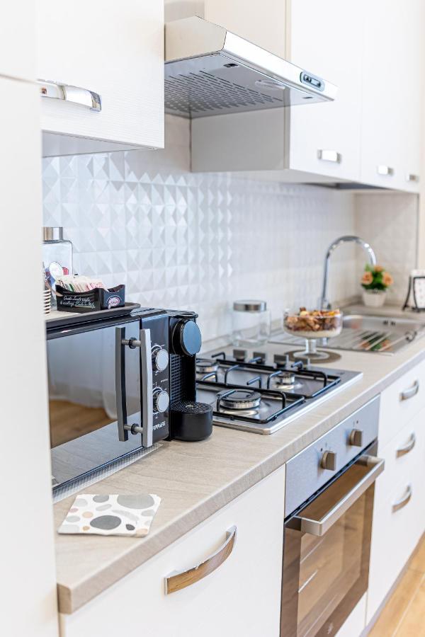 White Gold Bed & Breakfast Наполи Екстериор снимка