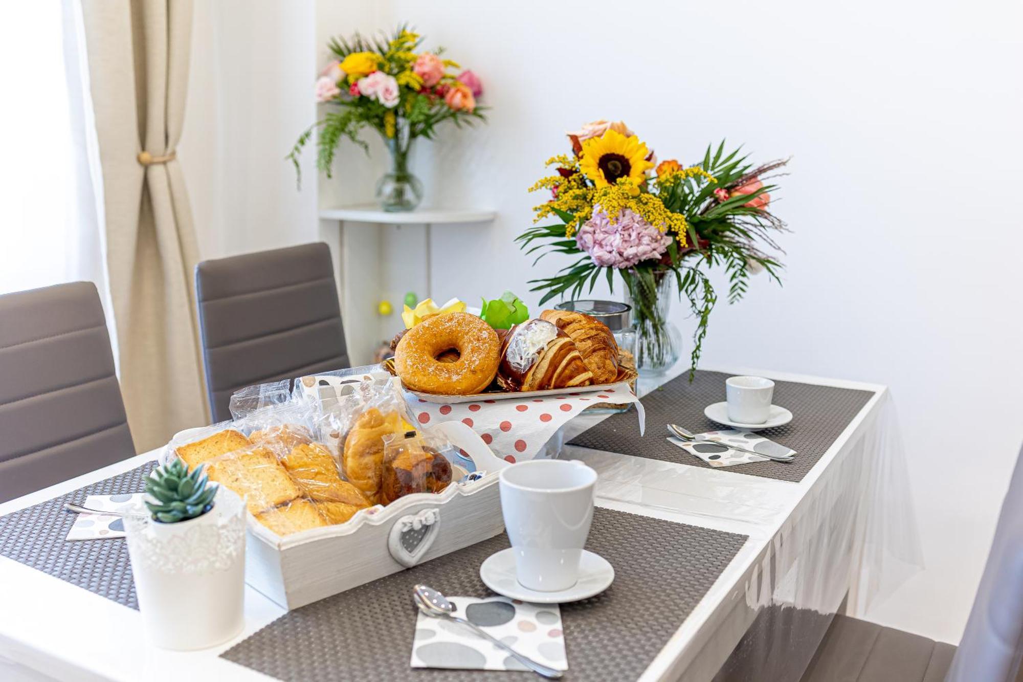 White Gold Bed & Breakfast Наполи Екстериор снимка